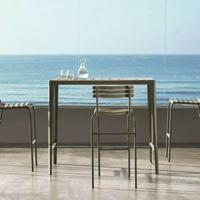 Kolekcja Laren Ethimo - stół wysoki i hokery